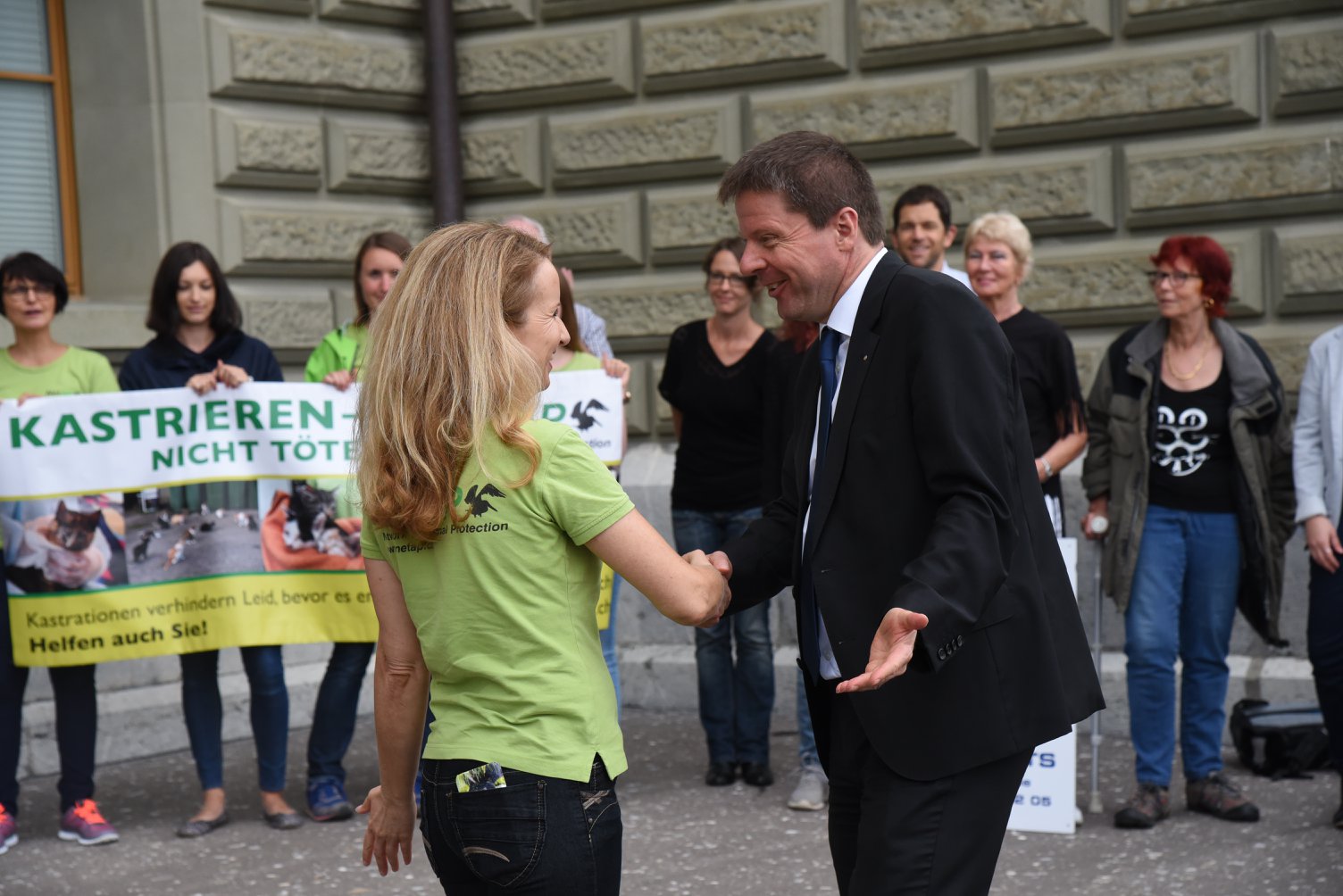 Présidente de NetAPP, Esther Geisser et Prominenter Unterstützer aus dem Parlament: Martin Bäumle, Nationalrat GLP Zürich